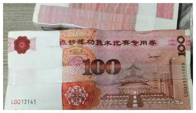 男子豪掷30万买车送女友，20天后店员发现是训练币！人才无处不在